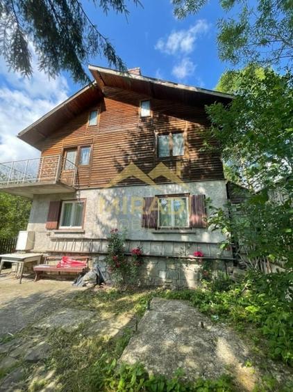 Casă individuală cu 7 camere cu Teren 580 Mp în Valea Doftanei