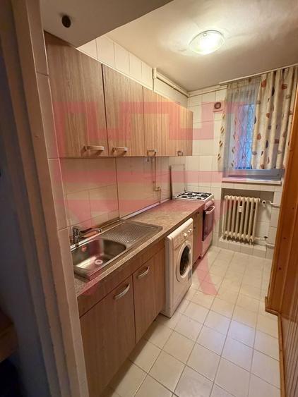 Apartament cu 2 camere decomandat în Plopilor