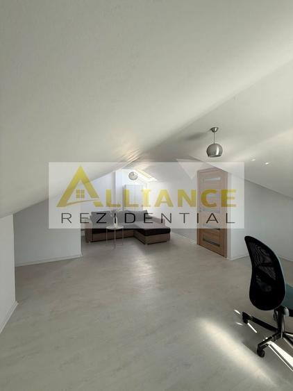 Duplex cu 4 camere cu Canalizare în Central