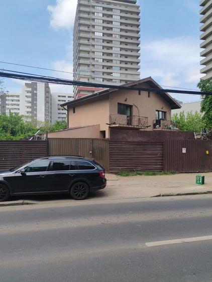 Casă individuală cu 5 camere cu Canalizare în Metalurgiei