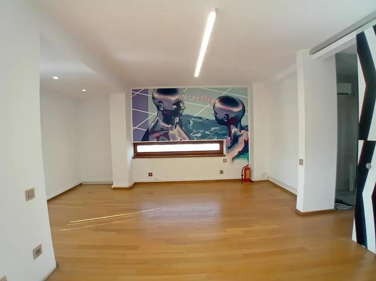 Apartament cu 6 camere decomandat în Floreasca