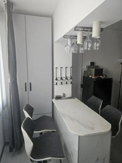 Garsonieră decomandată în Central
