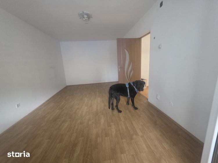 Apartament cu 2 camere decomandat în Tractorul