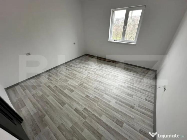 Casă cu 4 camere cu Teren 570 Mp în Tomești