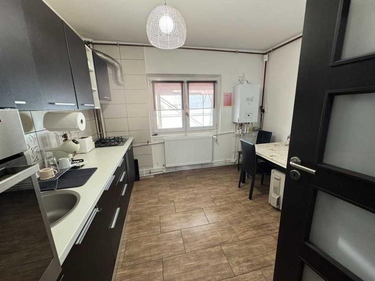 Apartament cu 2 camere decomandat în Brâncoveanu