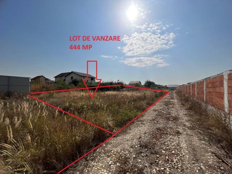 Teren Construcții intravilan de 890 mp, în Domnești