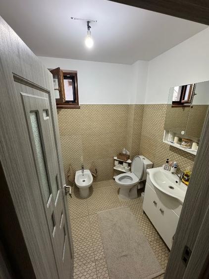 Apartament cu 2 camere decomandat, mobilat în Calea Romanului