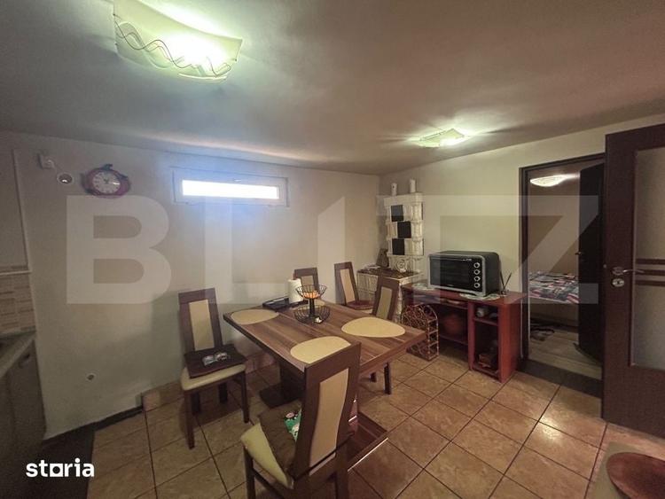 Casă cu 5 camere cu Teren 390 Mp în Podari