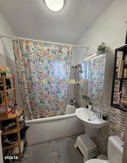 Apartament cu 3 camere în Apărătorii Patriei