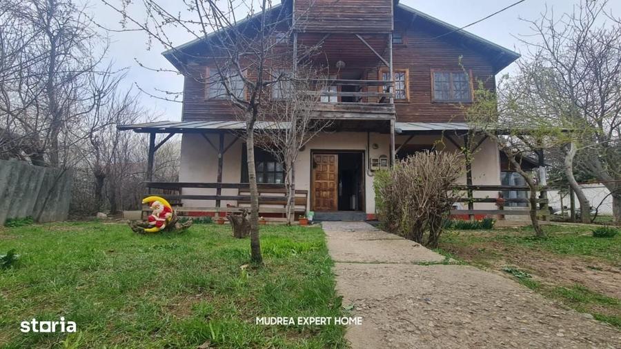 Casă cu 4 camere în Central