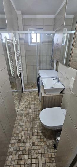 Apartament cu 3 camere semidecomandat în Olimpia-Stadion