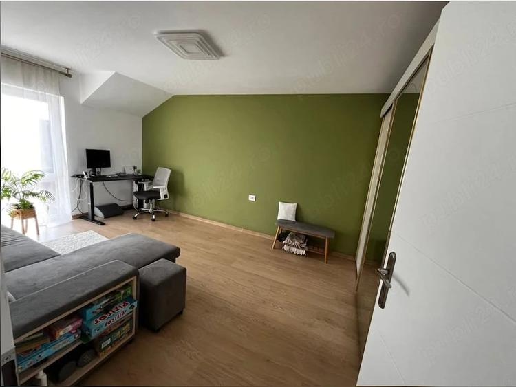 Apartament cu 4 camere semidecomandat în Telegrafului