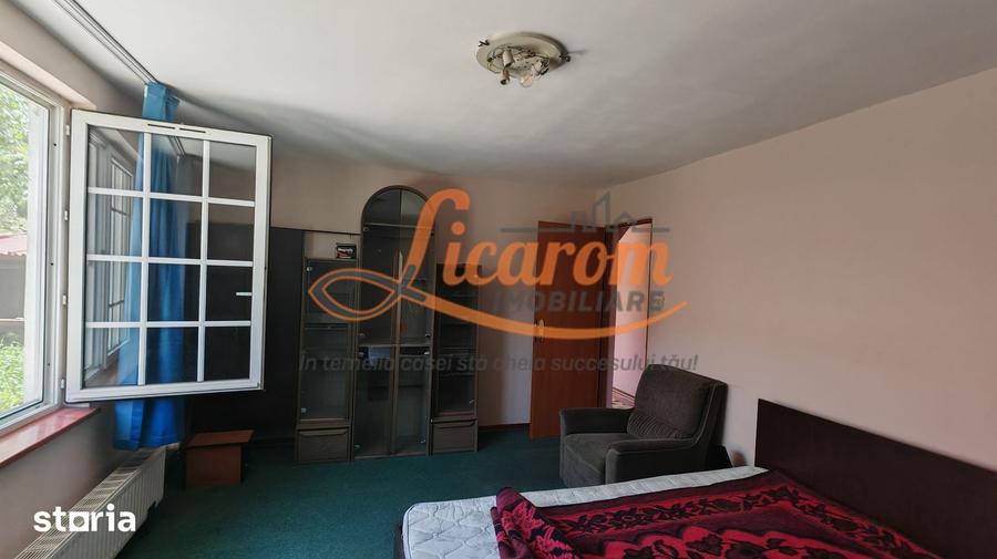 Casă cu 2 camere decomandat cu Teren 178 Mp în Cristian