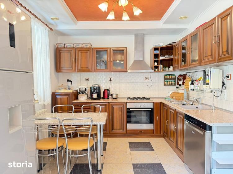Casă cu 4 camere decomandat cu Teren 1000 Mp în Sântandrei