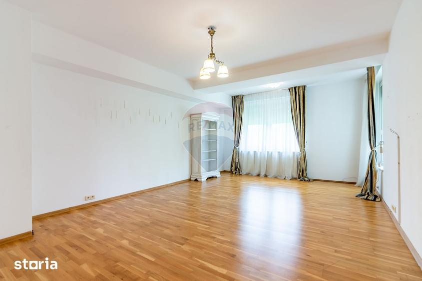 Apartament cu 4 camere în Herăstrău