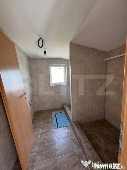 Casă cu 6 camere cu Teren 8700 Mp în Turda