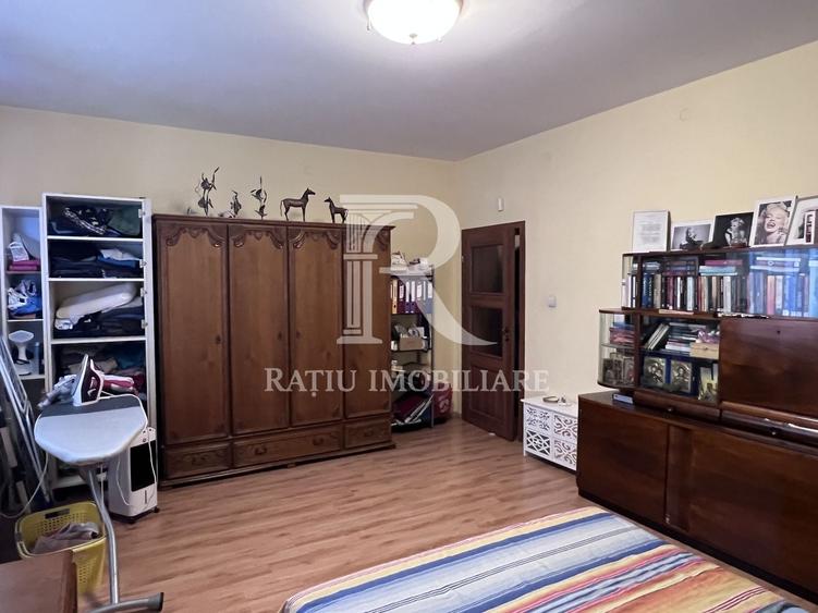 Casă individuală cu 4 camere cu Canalizare în Sântandrei