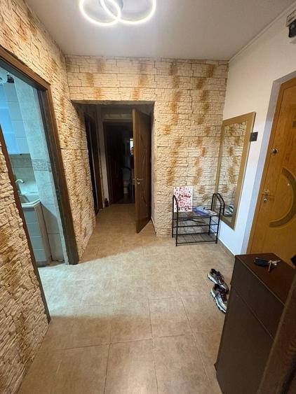 Apartament cu 2 camere decomandat în Palazu Mare
