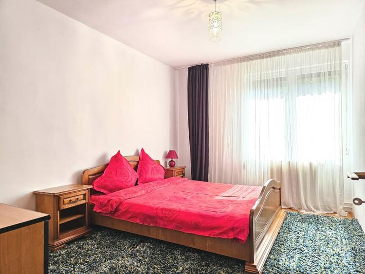 Apartament cu 3 camere decomandat, mobilat în Bușteni
