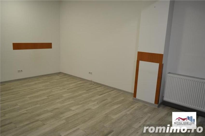 Apartament cu 3 camere decomandat în Tudor