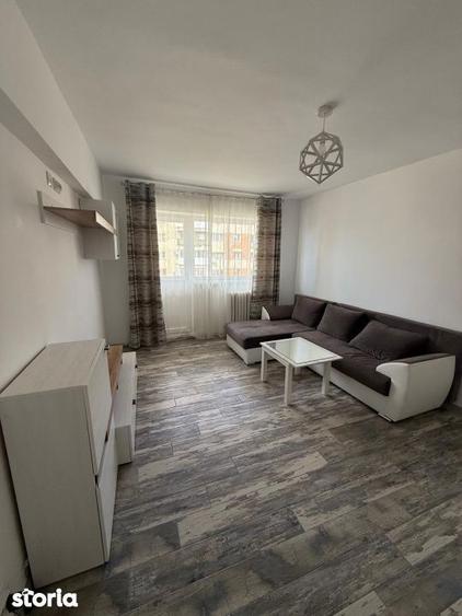 Apartament cu 2 camere decomandat în 1 Mai