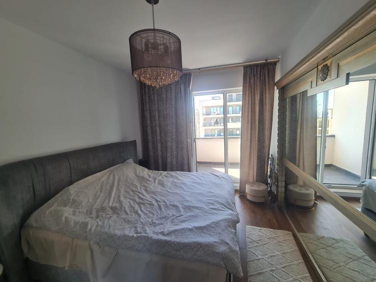 Apartament cu 3 camere în Tractorul