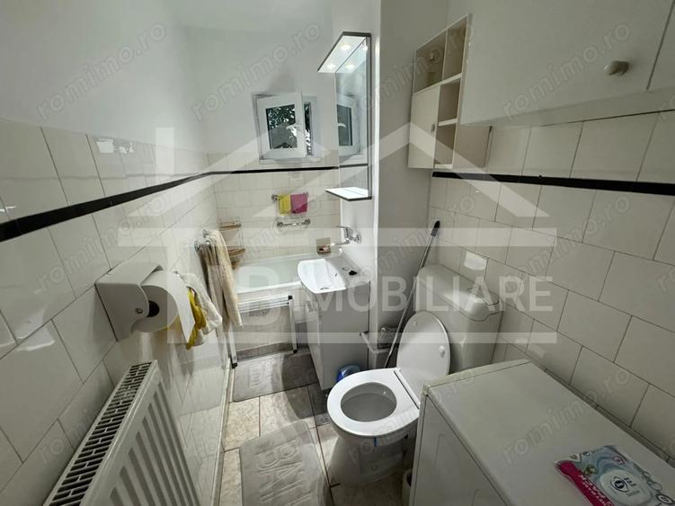 Apartament cu 3 camere semidecomandat în 7 Noiembrie