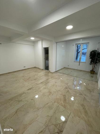 Apartament cu 4 camere în Străulești