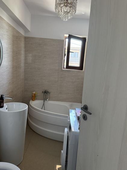 Apartament cu 2 camere decomandat în Dobroești