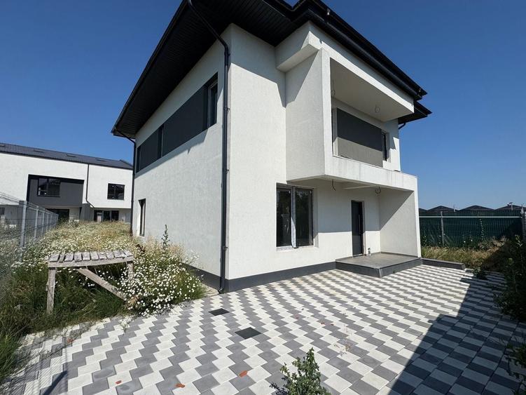 Casă individuală cu 6 camere cu Canalizare în Central