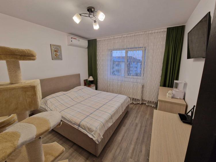 Apartament cu 3 camere decomandat în Exterior Vest