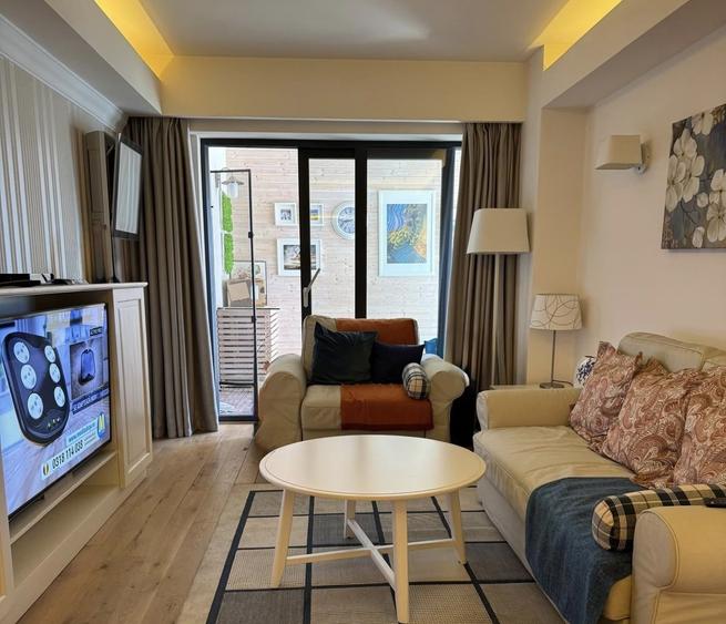 Apartament cu 3 camere în Barbu Văcărescu
