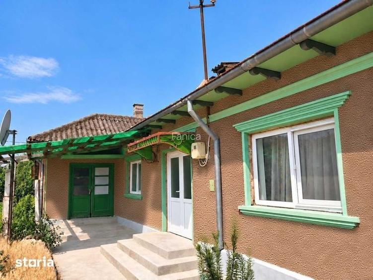 Casa batraneasca partial renovata + teren 723 mp - Babadag, Tulcea