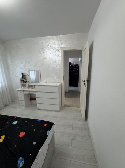 Apartament cu 2 camere semidecomandat, mobilat în 1 Mai