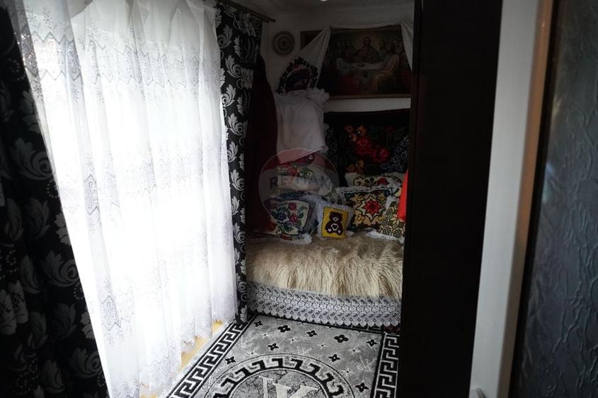 Casă individuală cu 4 camere cu Teren 1895 Mp în Săliștea de Sus