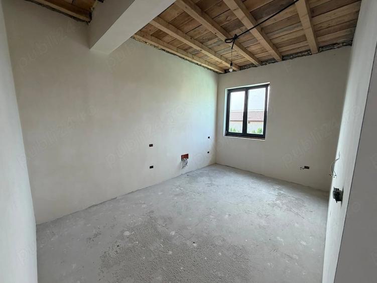 Casă cu Teren 250 Mp în Central