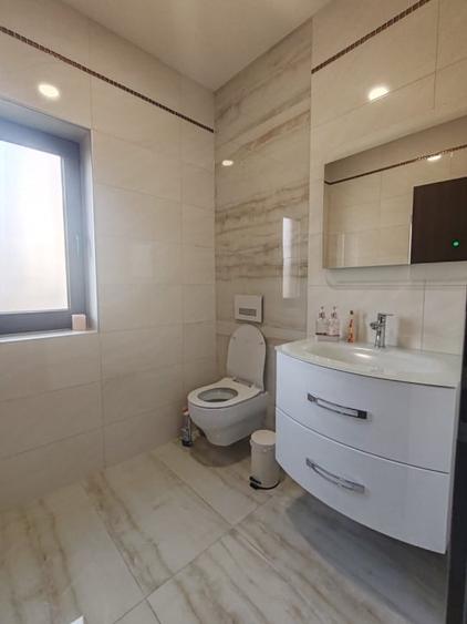 Casă individuală cu 4 camere cu Canalizare în Exterior Vest