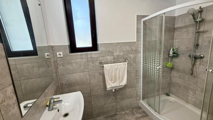 Casă individuală cu 10 camere cu Piscina în Nord