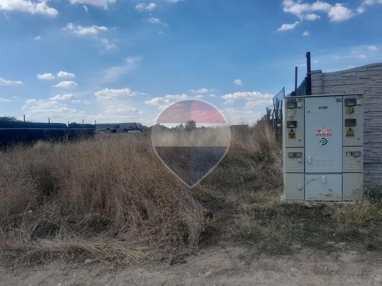 Teren Construcții intravilan de 2375 mp, în Nord