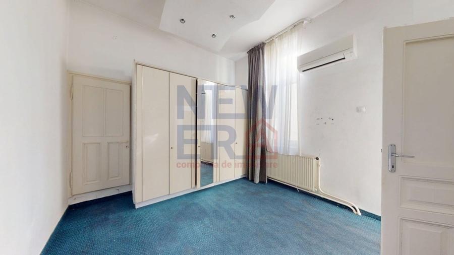 Casă individuală cu 9 camere cu Canalizare în Eminescu