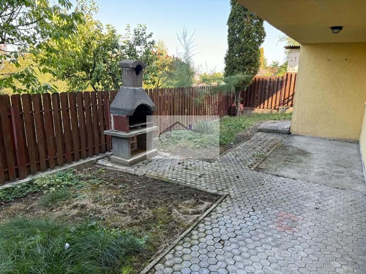 Casă cu 5 camere cu Canalizare în Andrei Mureșanu