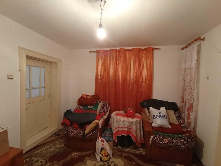 Casă cu 3 camere în Central