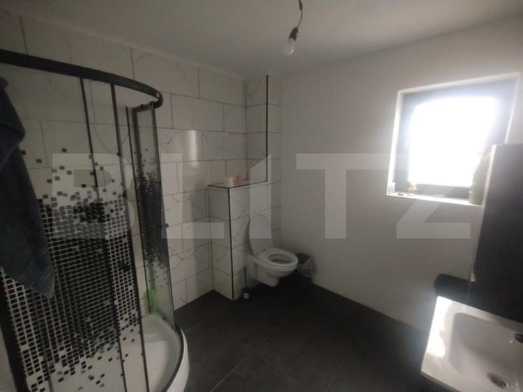 Casă individuală cu 5 camere cu Garaj în Beclean