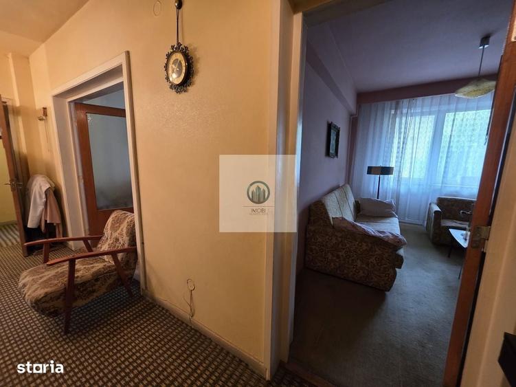 Apartament cu 4 camere decomandat în Deve