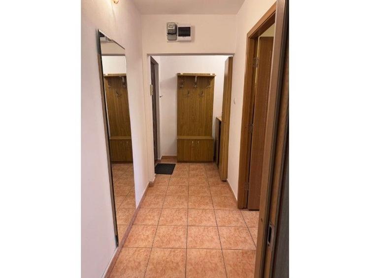 Apartament cu 2 camere semidecomandat, mobilat în Girocului
