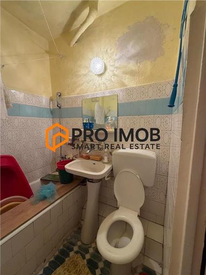 Apartament cu 3 camere decomandat în 1 Decembrie