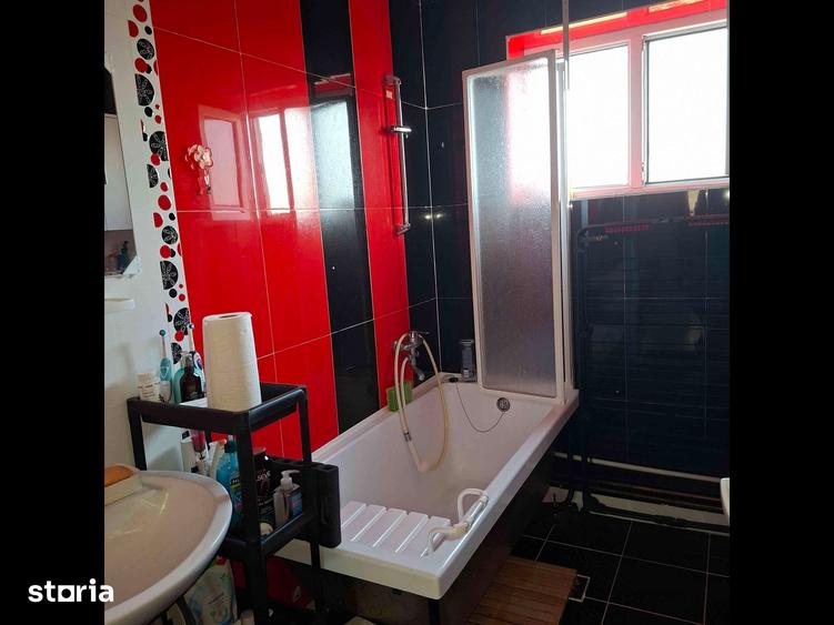 Casă cu 3 camere cu Teren 1064 Mp în Pielești