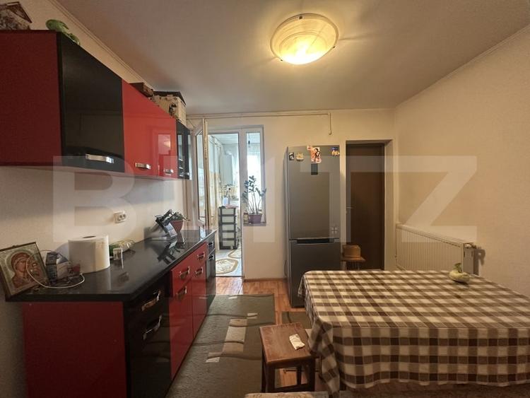 Apartament cu 2 camere semidecomandat, mobilat în Debarcader