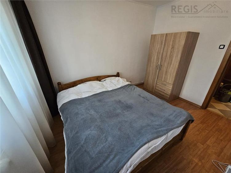 Apartament cu 4 camere decomandat în Calea București