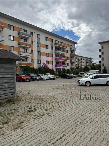 Apartament cu 2 camere decomandat în Tractorul